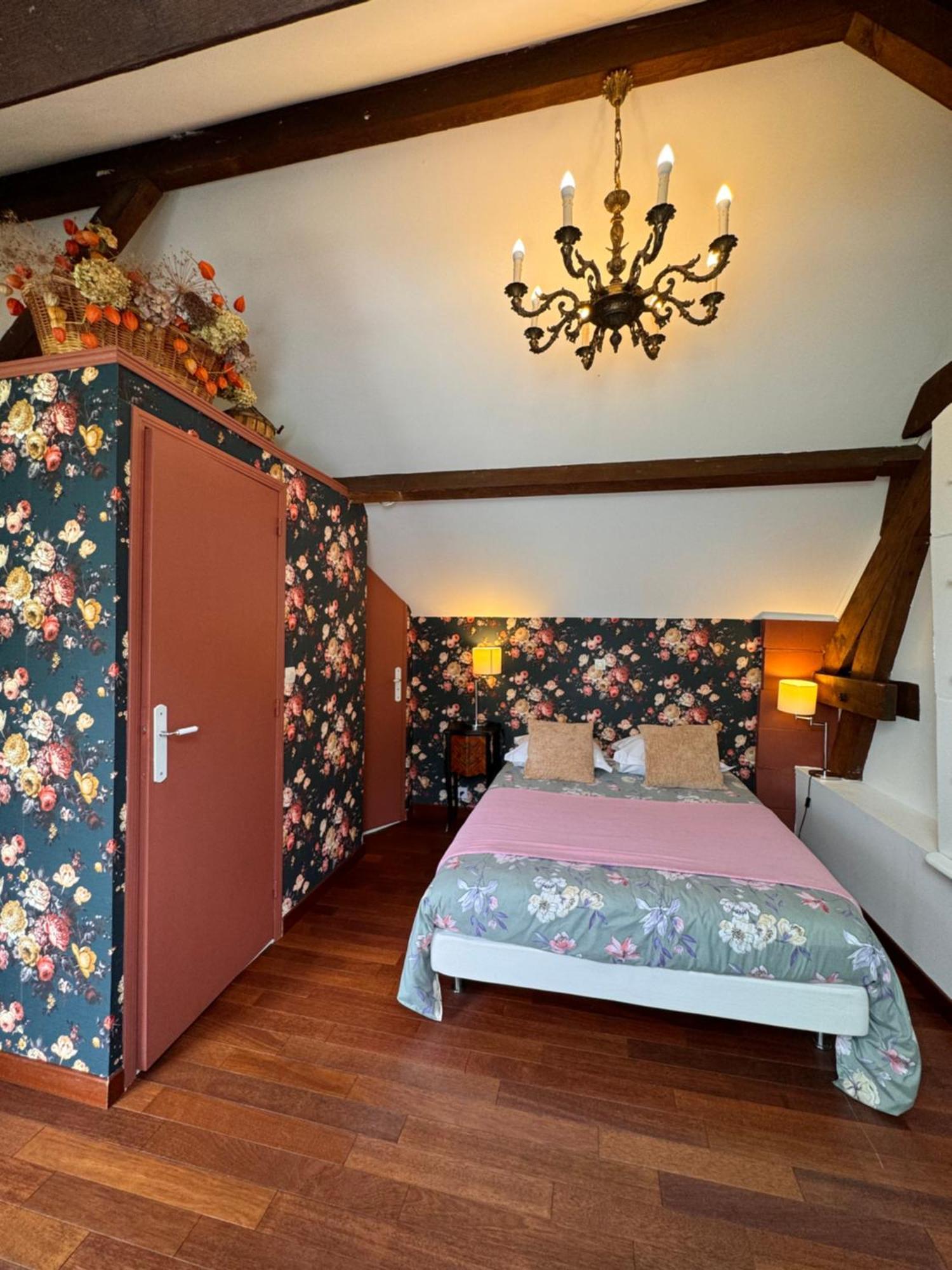 La Niche Hotel Richebourg  ภายนอก รูปภาพ